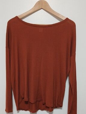 H&M Basic Boat Neck Lightweight Long Sleeve Rust Pullover Top